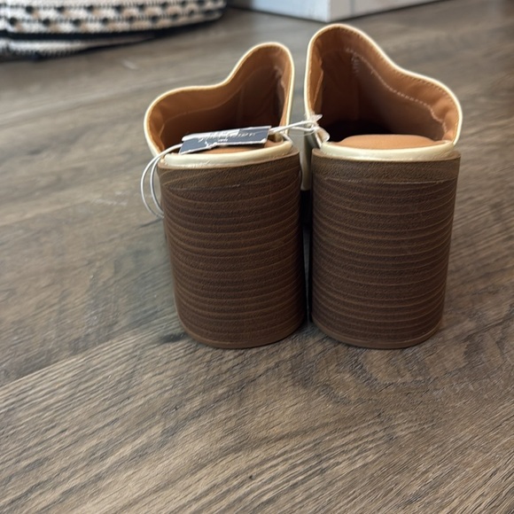 Women's 9.5 Universal Thread 3.75" Chunky Block High Heel Slip On {Flawed} - Picture 4 of 5